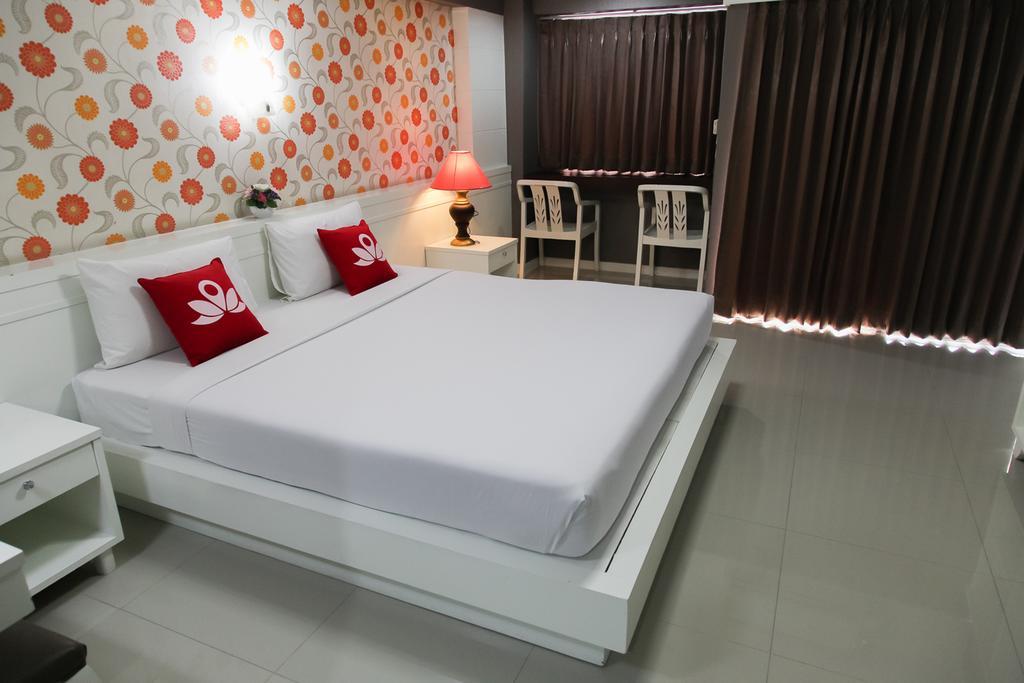 Zen Rooms Bangchak Банкок Екстериор снимка