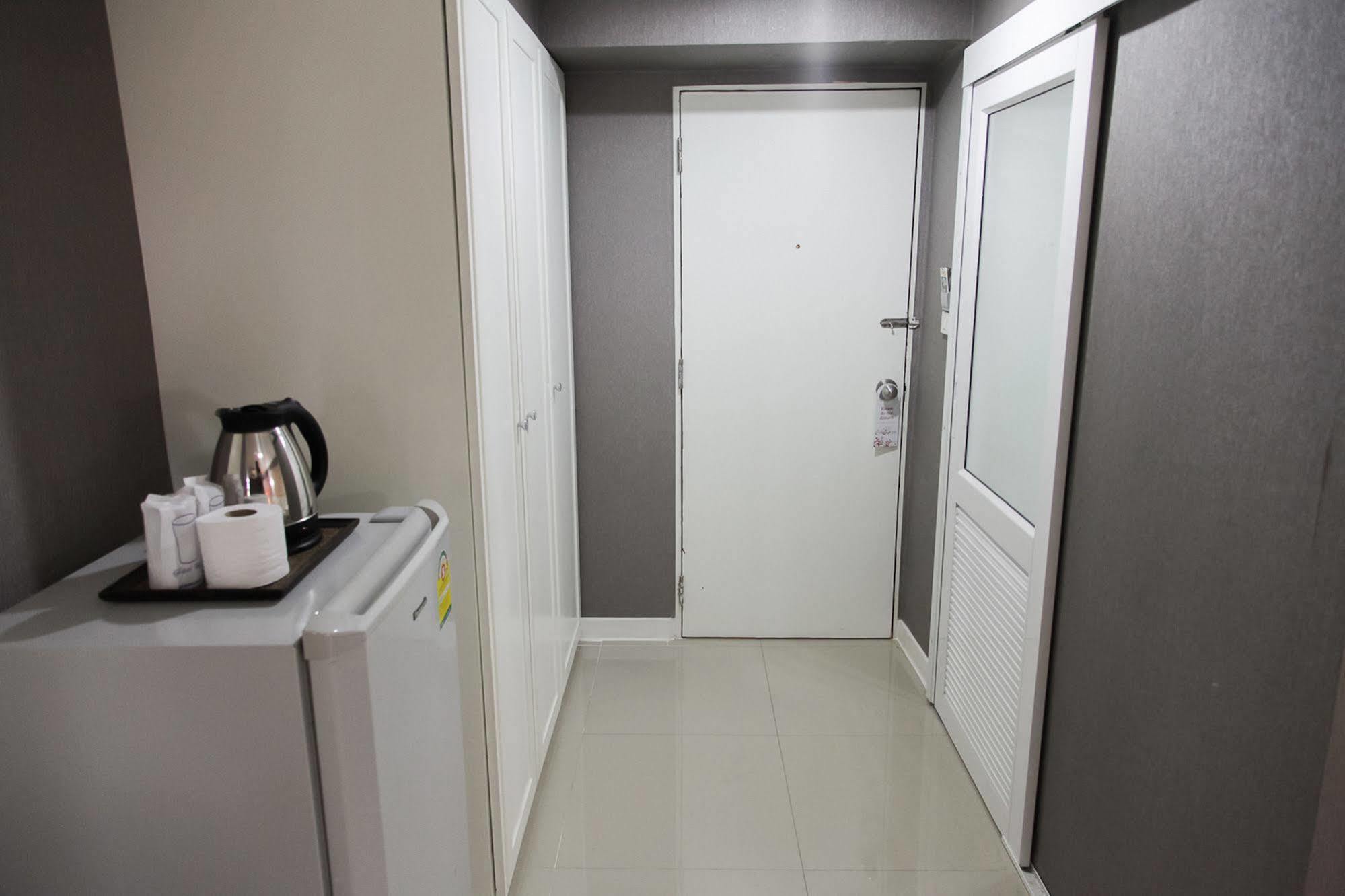 Zen Rooms Bangchak Банкок Екстериор снимка