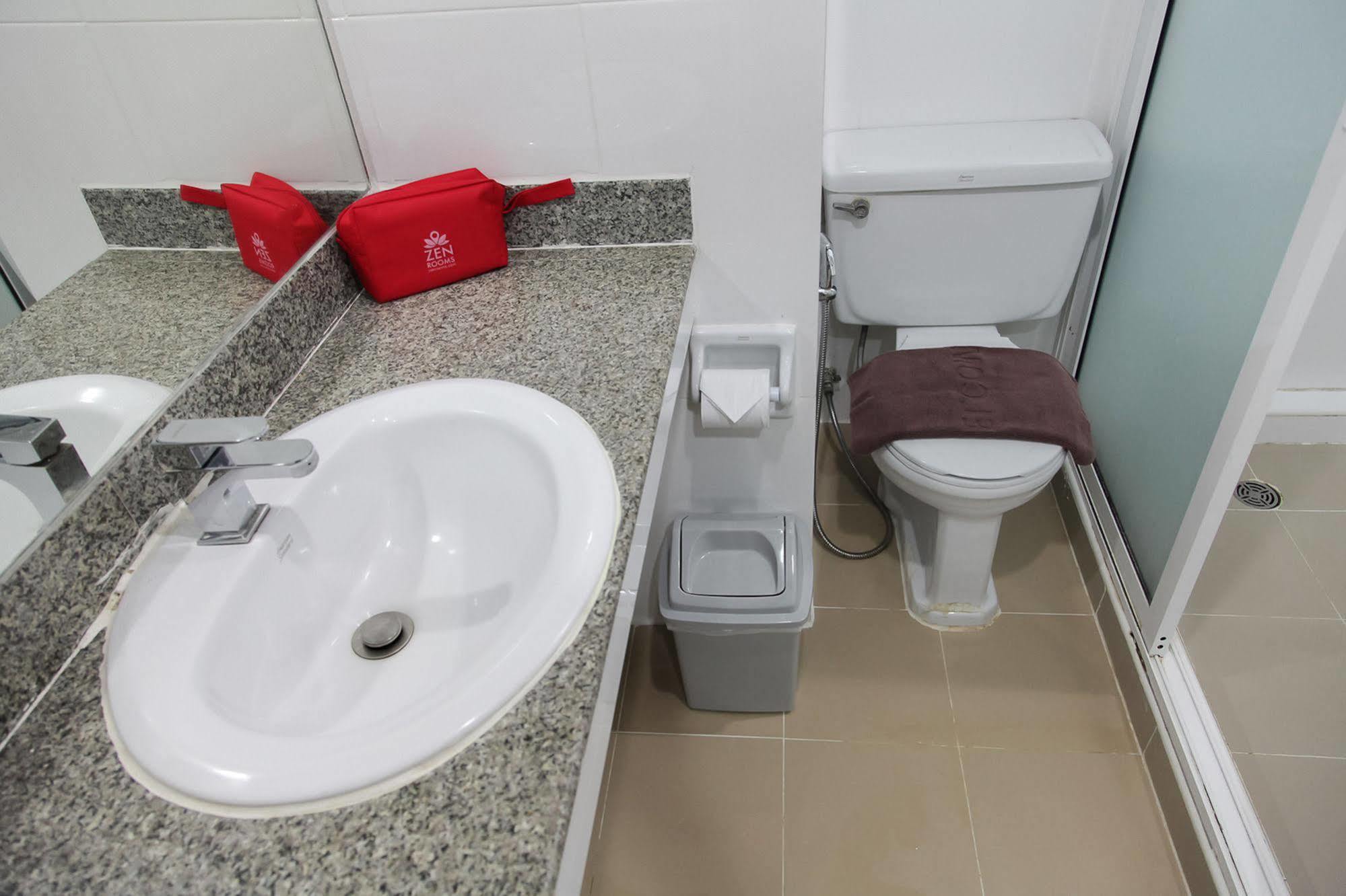 Zen Rooms Bangchak Банкок Екстериор снимка