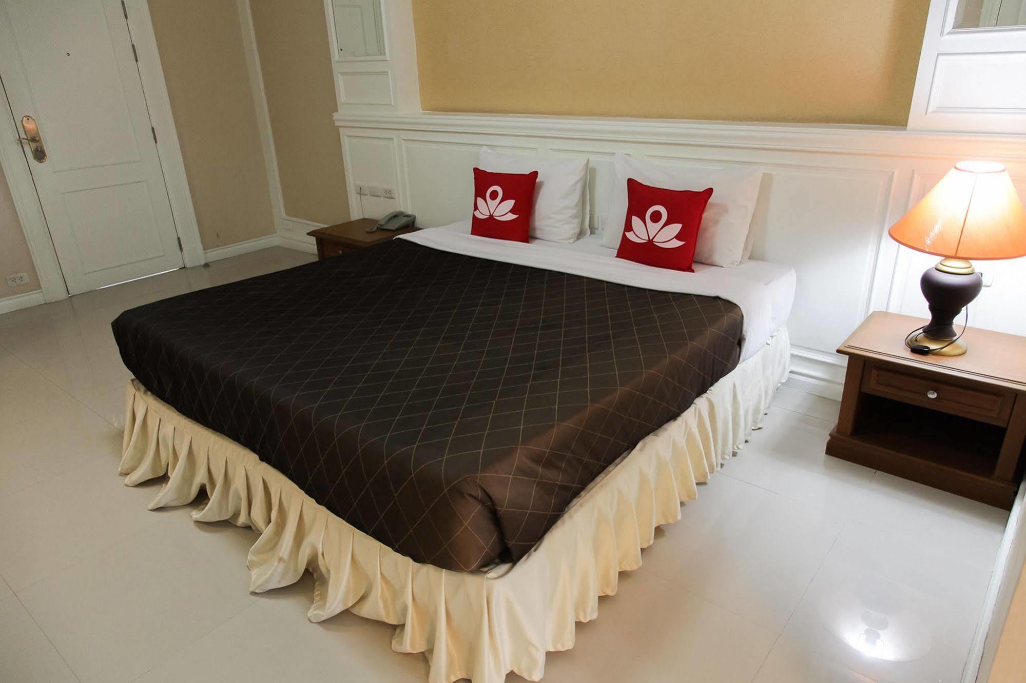 Zen Rooms Bangchak Банкок Екстериор снимка